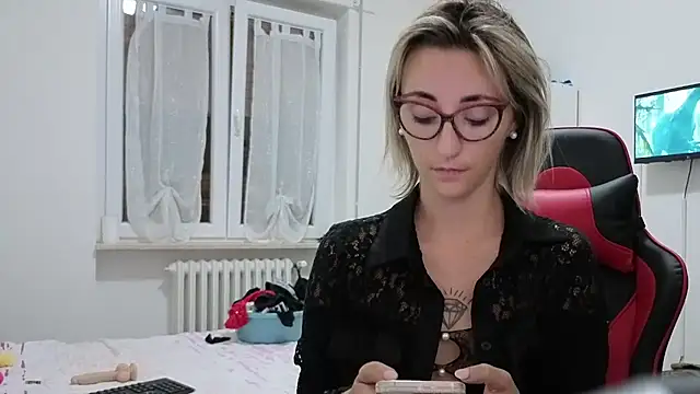 Snapshot of sexy_blondie92 chatting on September 26, 2025, 9:10 pm sexy blondie92 online show from September 26, 2025, 9:10 pm