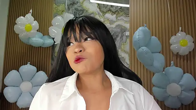 Snapshot of Lili_16 chatting on May 15, 2026, 11:08 am Lili 16 online show from May 15, 2026, 11:08 am