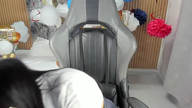 Lili 16 online show from October 8, 2025, 11:01 am