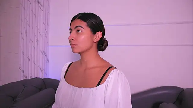 ShelleyMorell online show from October 7, 2025, 2:29 pm