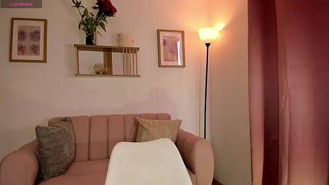 Snapshot of Lilabril chatting on July 1, 2026, 2:50 pm Lilabril online show from July 1, 2026, 2:50 pm