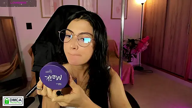 Snapshot of Lilabril chatting on May 9, 2026, 1:36 pm Lilabril online show from May 9, 2026, 1:36 pm