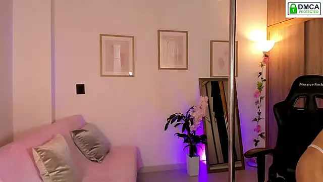 Lilabril online show from September 23, 2025, 2:46 pm