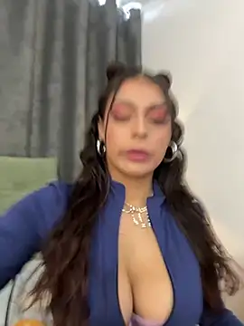 CHERRYY BOMB  online show from June 20, 2026, 5:40 pm