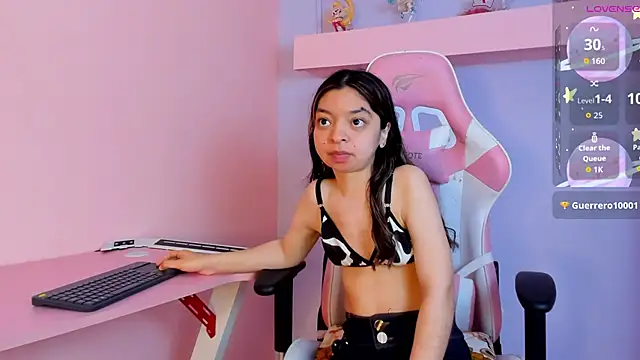 CharlotteMuller online show from October 17, 2025, 8:10 pm