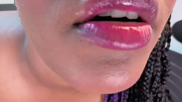 chanel brunette online show from April 20, 2026, 7:26 pm