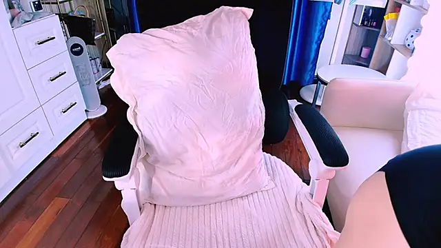 Lee Mi online show from March 3, 2026, 10:28 pm