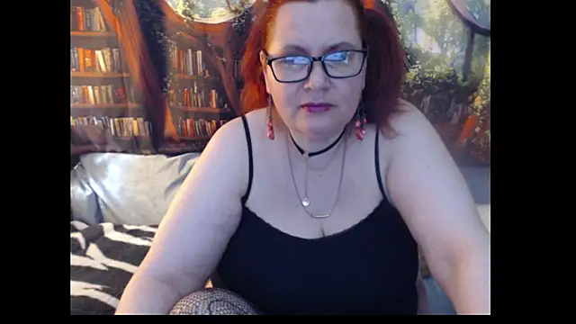 Snapshot of PlayfullMature chatting on May 27, 2026, 2:24 pm PlayfullMature online show from May 27, 2026, 2:24 pm