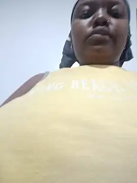 queennapal online show from June 4, 2026, 4:44 pm