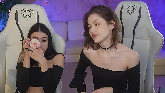 Tina Breeze online show from March 19, 2025, 3:51 pm