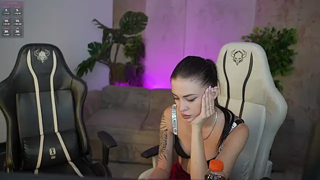 Tina Breeze online show from October 17, 2025, 6:50 am