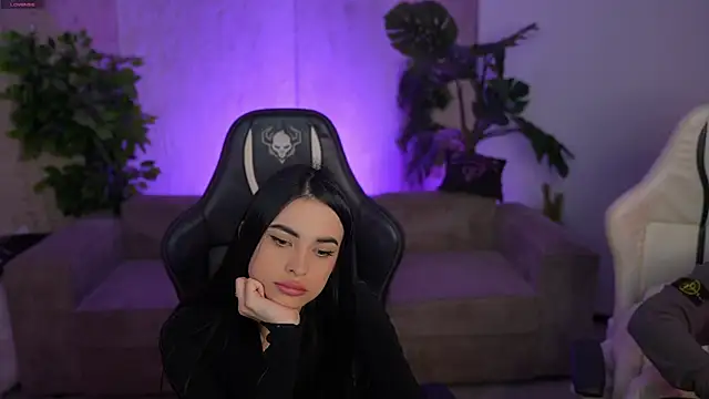 Tina Breeze online show from November 20, 2025, 8:37 am