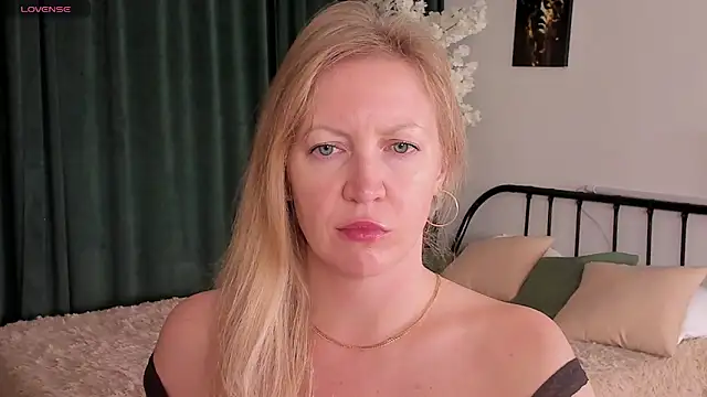 sugamomy online show from October 11, 2025, 12:11 am