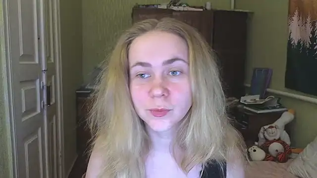 Riley Roo online show from March 9, 2025, 6:32 pm