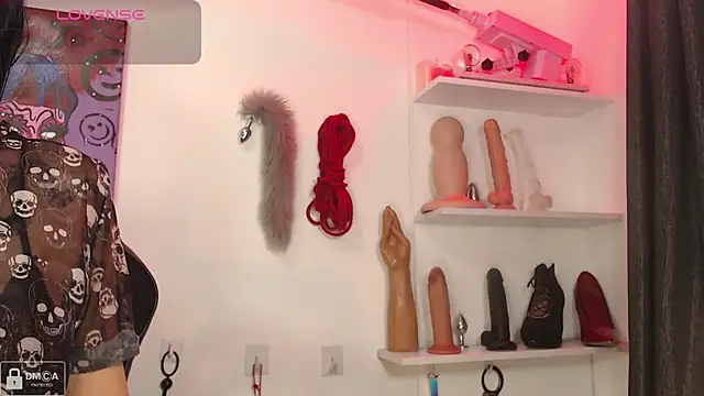 Violet-Queen online show from March 2, 2025, 11:28 pm