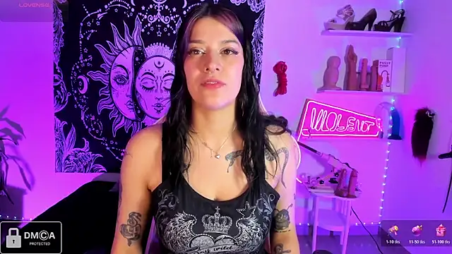 Snapshot of Violet-Queen chatting on April 11, 2026, 1:13 am Violet-Queen online show from April 11, 2026, 1:13 am