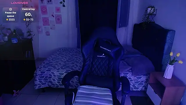 IsaBaileys  online show from July 26, 2026, 3:24 am