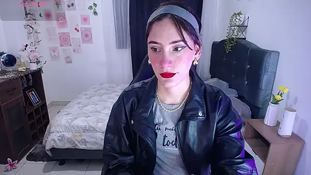 IsaBaileys  online show from July 15, 2026, 5:03 am