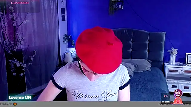 IsaBaileys  online show from October 27, 2025, 8:32 pm