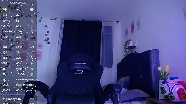IsaBaileys  online show from July 7, 2026, 6:47 am