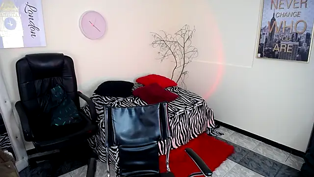 IsaBaileys  online show from March 14, 2025, 7:55 pm