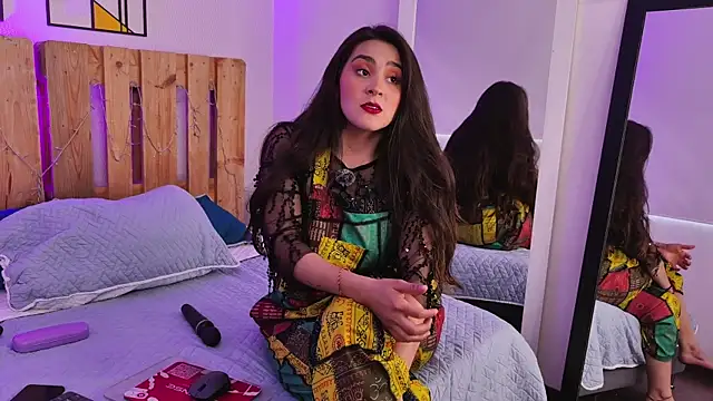 emily amaya online show from August 5, 2026, 9:09 pm