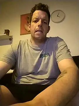 Knuffelstaaf123 online show from February 10, 2026, 4:17 pm