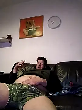 Knuffelstaaf123 online show from November 12, 2025, 9:51 pm