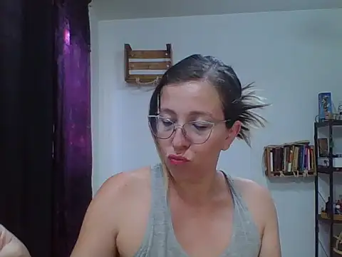 charlott ponce online show from September 22, 2025, 10:27 pm