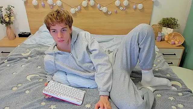 Fandi 777 online show from March 21, 2025, 5:12 pm