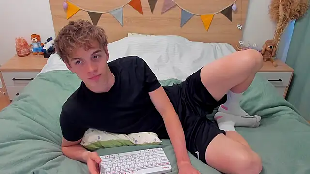 Fandi 777 online show from April 3, 2026, 2:01 pm