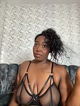 emilyrojas online show from April 22, 2026, 12:23 pm