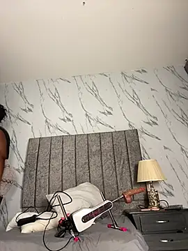 emilyrojas online show from April 18, 2026, 7:07 pm