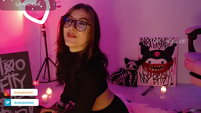 selvalentinex online show from October 1, 2025, 4:39 am