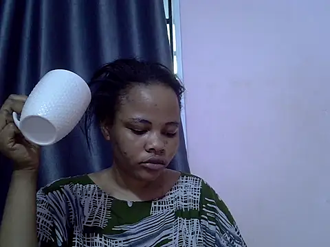 Amberay1 online show from September 9, 2025, 2:04 pm