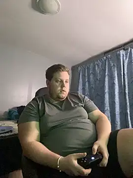 Lukeyboy027 online show from December 3, 2025, 9:47 pm