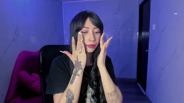 LilithCooperr  online show from May 5, 2026, 3:20 am