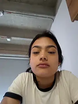 littlemelii online show from February 25, 2025, 9:58 pm