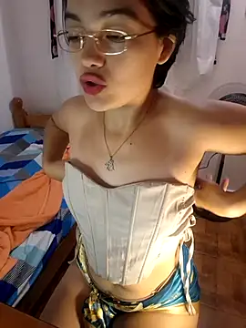 littlemelii online show from July 19, 2026, 7:32 pm