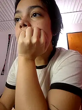 littlemelii online show from June 17, 2026, 5:34 pm