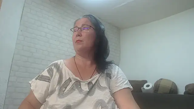 EmmaSquirt online show from June 4, 2026, 5:45 am