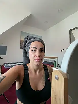 Alisa-Marie online show from August 3, 2026, 12:11 pm