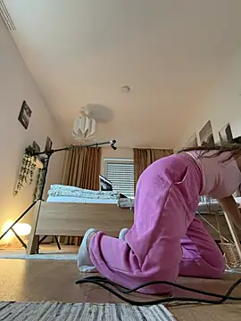 Alisa-Marie online show from June 29, 2026, 9:38 am