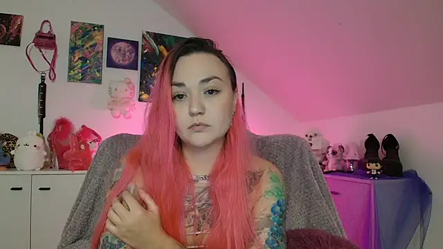 PinkHurricaneOfficial online show from September 28, 2025, 7:32 pm