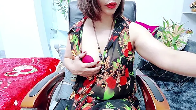Snapshot of Miu-Le chatting on June 4, 2026, 8:52 am Miu-Le online show from June 4, 2026, 8:52 am