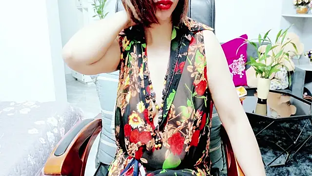 Snapshot of Miu-Le chatting on June 23, 2026, 8:29 pm Miu-Le online show from June 23, 2026, 8:29 pm