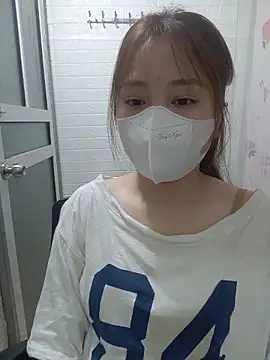 Kajisu 26 online show from July 8, 2026, 1:19 am