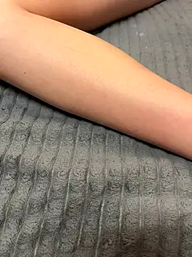 lovelly molly online show from January 6, 2026, 4:11 pm