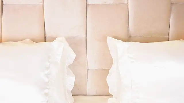 KiraKayleigh1 online show from October 3, 2025, 12:25 am