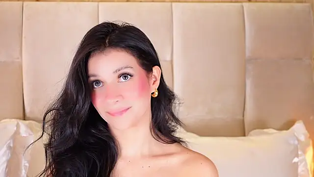 KiraKayleigh1 online show from October 2, 2025, 12:58 am